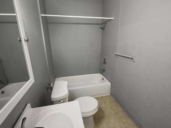 4th image of 61 Bedford St #3C