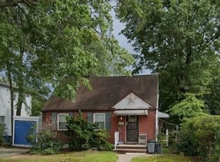 28 Harley Pl, Saddle Brook, NJ 07663