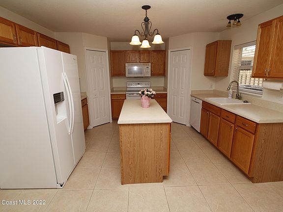 2nd image of 2370 Canopy Dr