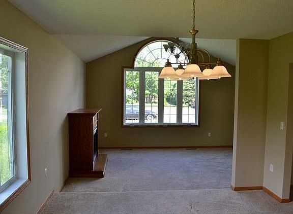 3rd image of 945 1st St
