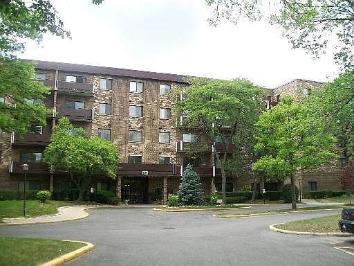 2nd image of 700 Wellington Ave Unit 115