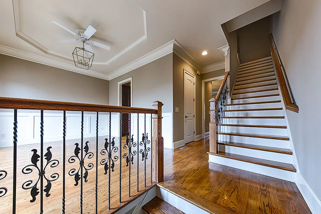 3 bed, 3.5 bath, 2400 sqft, $3,200 — Photo 4