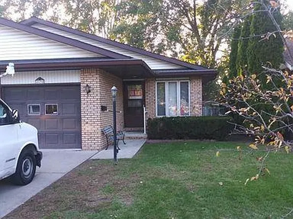 2635 Susan Ct, Port Huron, MI 48060