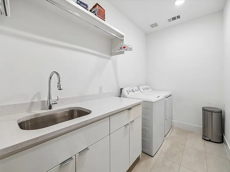 4532 Sunburst St — Photo 29