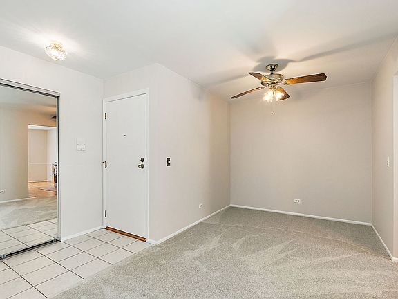 4th image of 320 Woodbury Ct APT D1