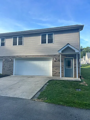 527 Redstone Dr #15 Photo 1