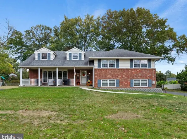 2804 Somerset Dr, Cinnaminson, NJ 08077