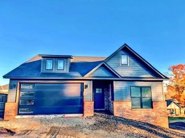 815 E Harlan Dr, Tahlequah, OK 74464