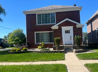 2186 3rd St #2, Trenton, MI 48183