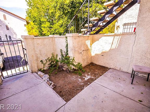 5th image of 3975 Bushnell Dr Unit 44