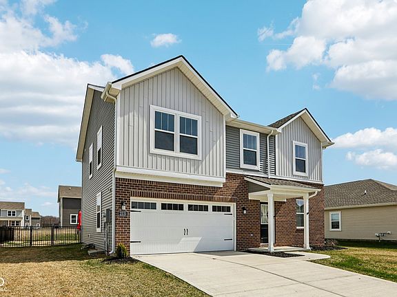3rd image of 2221 Boxwood Dr