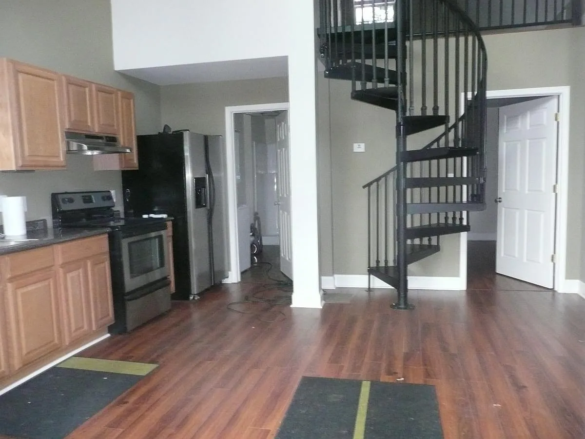 2 bed, 950 sqft, $1,700 — Photo 4