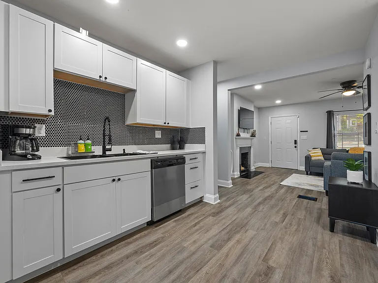 547 Erin Ave SW — Photo 14
