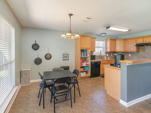 5th image of 26222 Millstone Dr