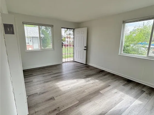 1175 Akron St, Aurora, CO 80010