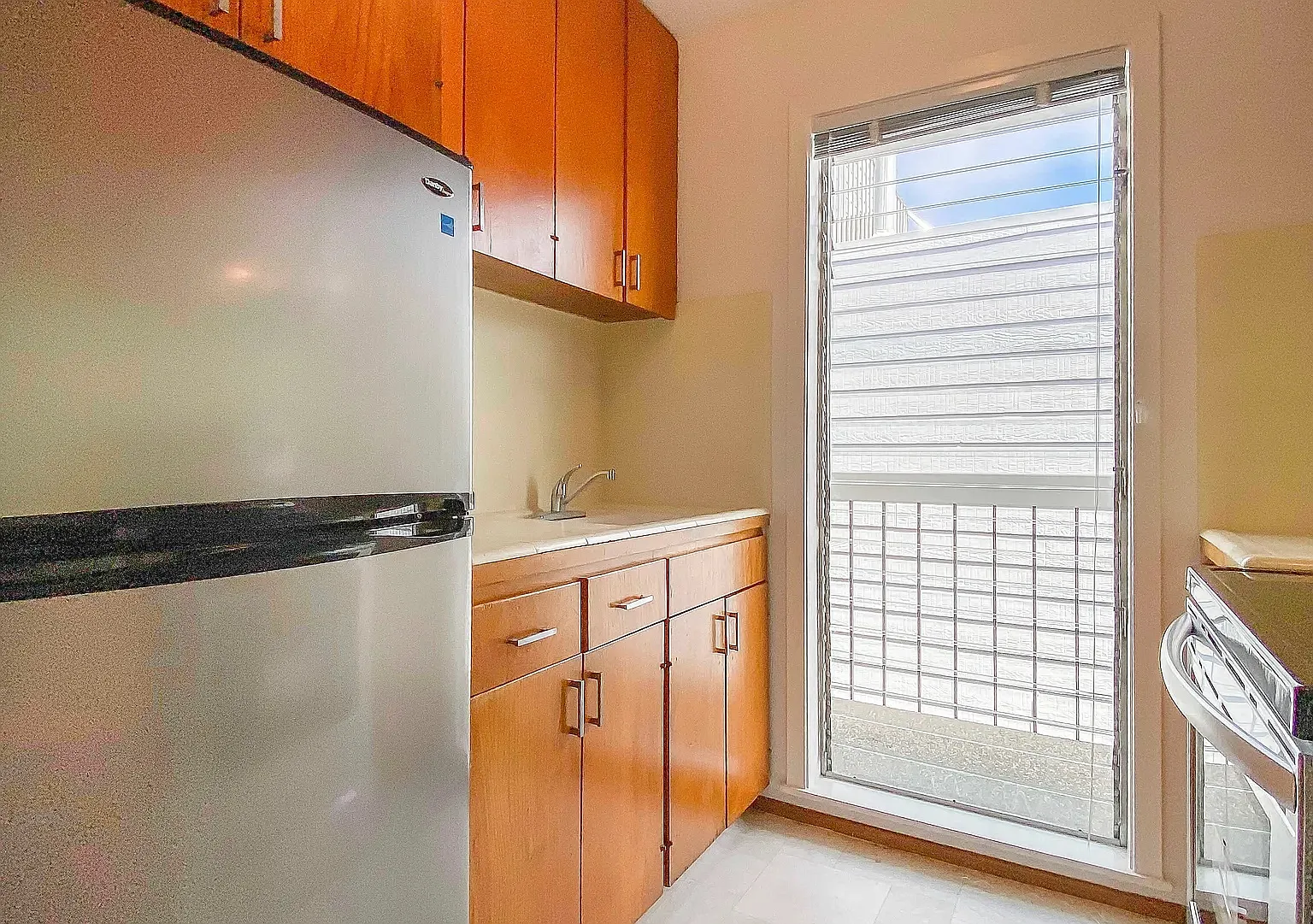 1 bed, 610 sqft, $3,200 — Photo 3