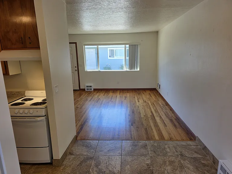 5309 SE Henry St — Photo 6