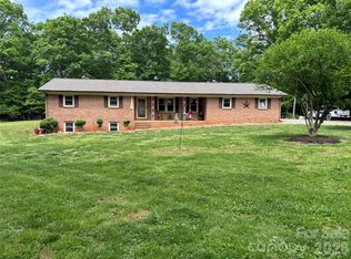 74 Miranda Dr, Taylorsville, NC 28681