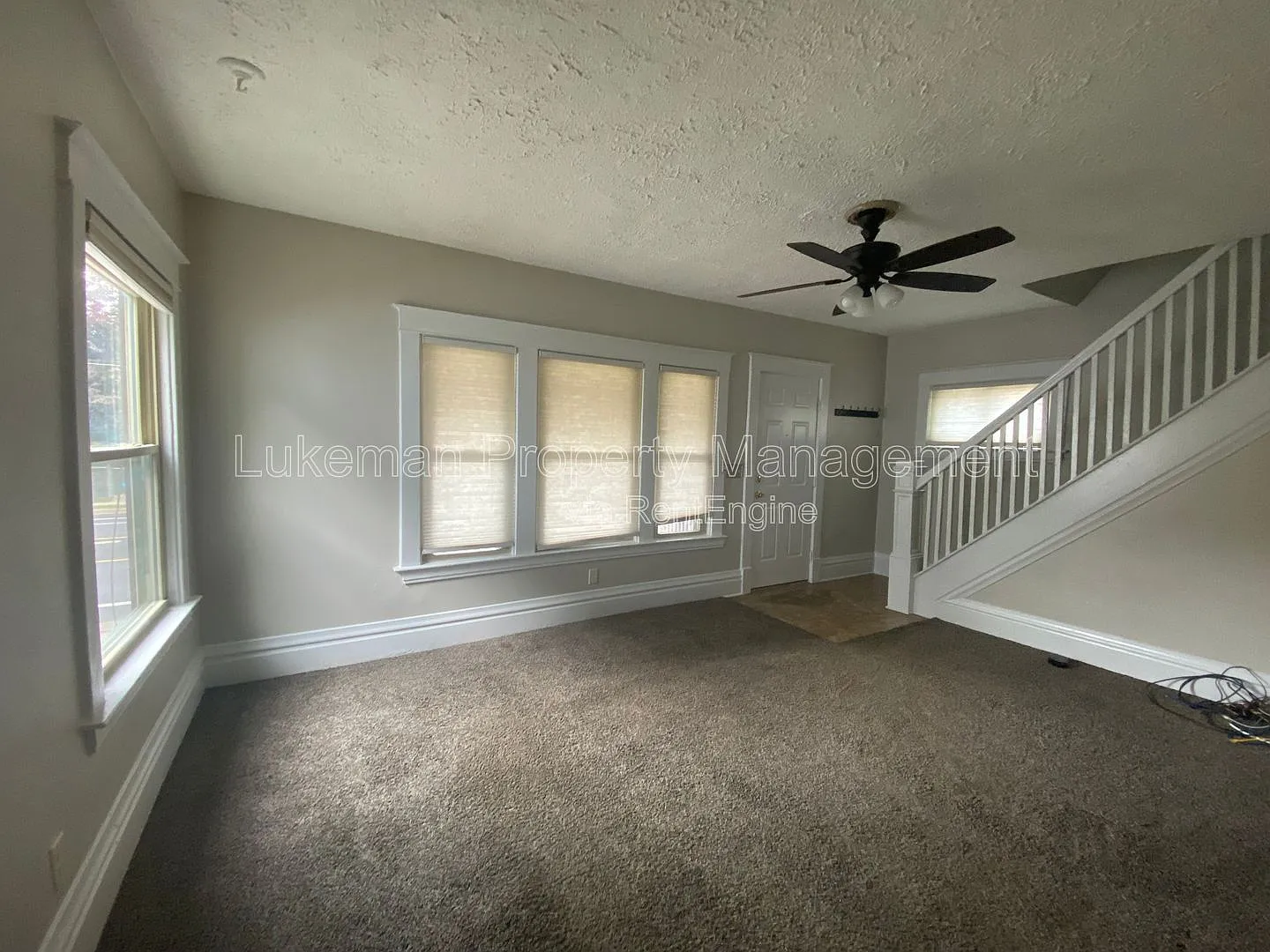 1832 S Burdick St photo 1