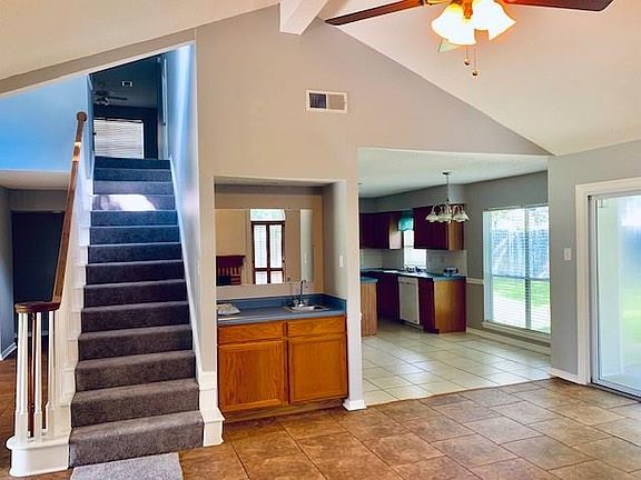 5th image of 159 Honeywood Dr
