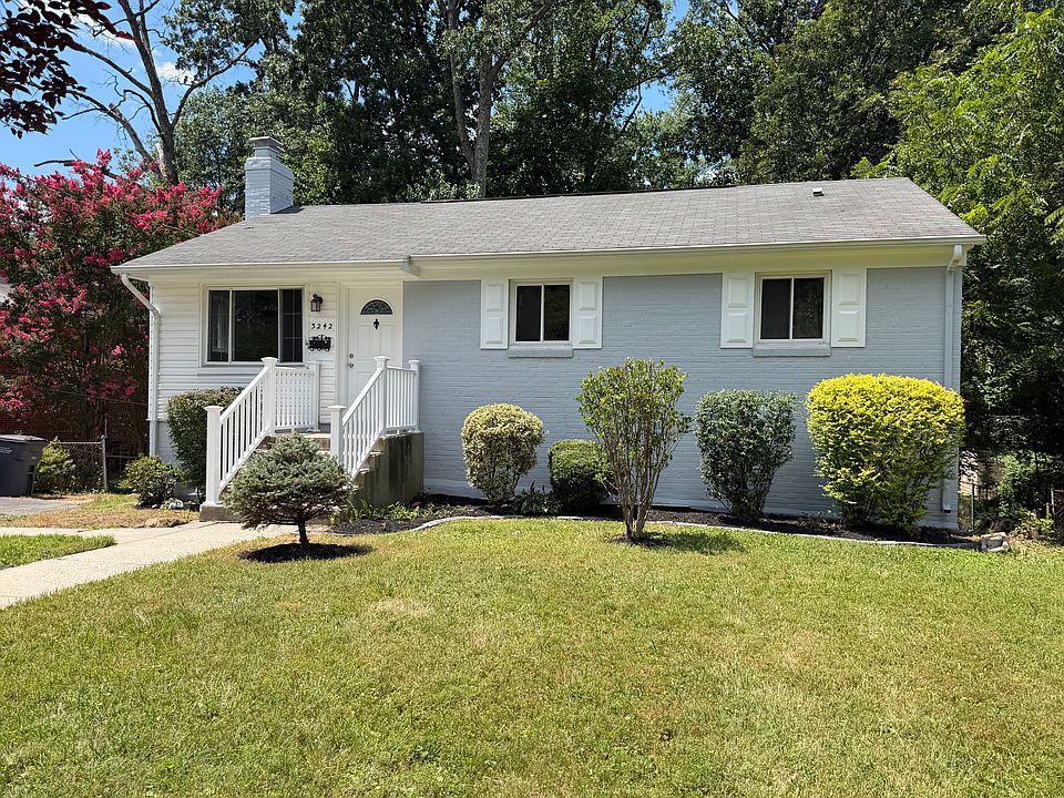 1st image of 3242 Holly Hill Dr