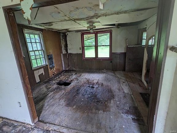 5th image of 222 Lindenwood Dr