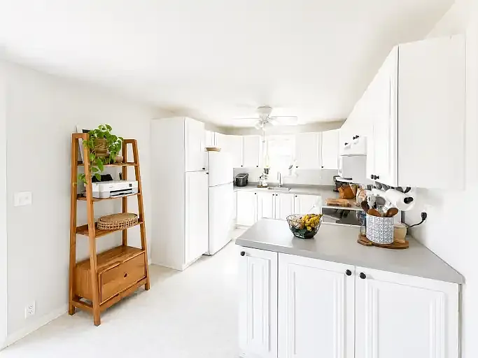 Building Photo - 427 Pine St E #1A