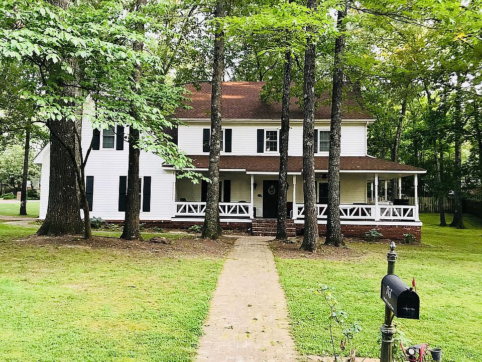 2nd image of 743 N Tree Dr