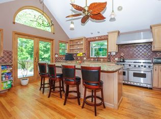 75 Brook St, Mahopac, NY 10541