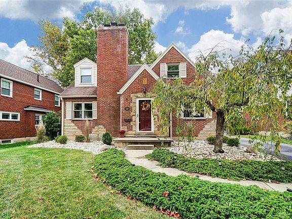 3rd image of 328 Collingwood Ave