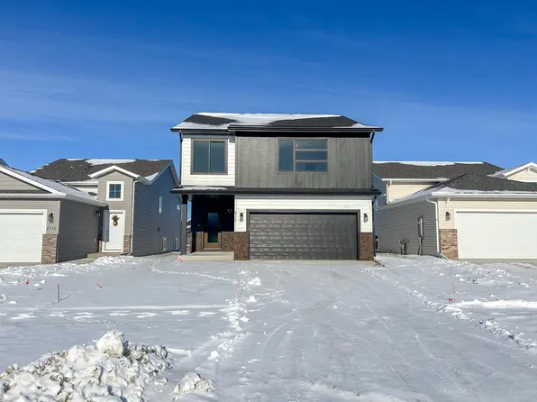 6722 Meadow View Dr S, Fargo, ND 58104