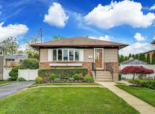 350 Chelsea Ave, West Babylon, NY 11704