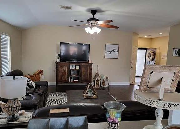 3rd image of 3001 Eastwood Dr