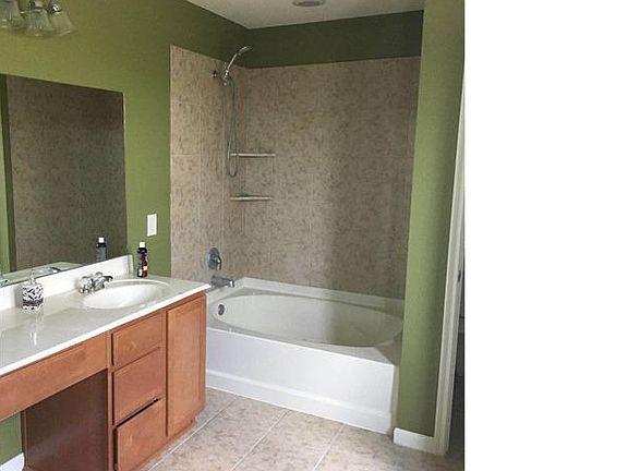 4th image of 802 Sandford Lodge Dr