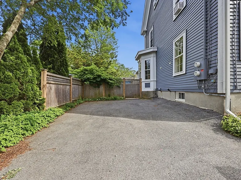 37 Marlboro St #37 — Photo 5