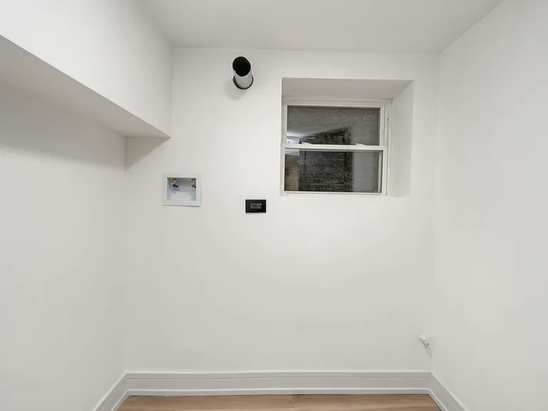7008 S King Dr #1 — Photo 6