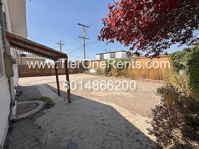 141 E Wentworth Ave — Photo 28