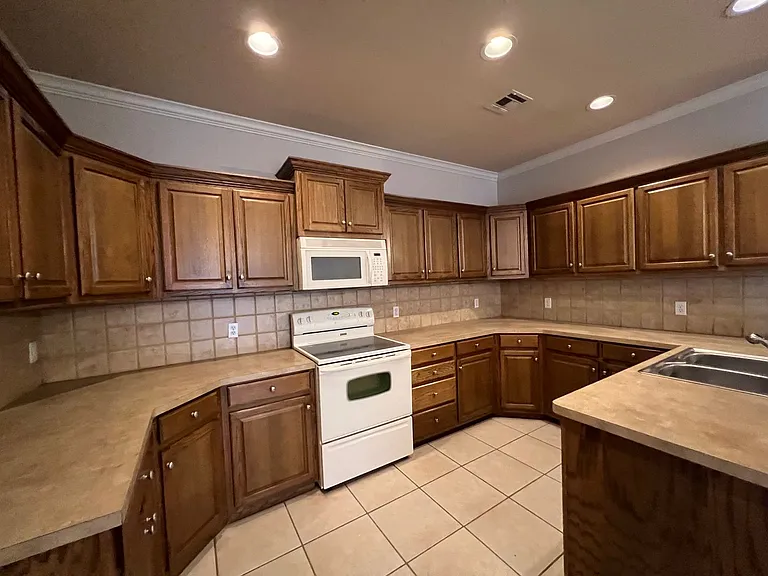 509 SW 124th Pl — Photo 22