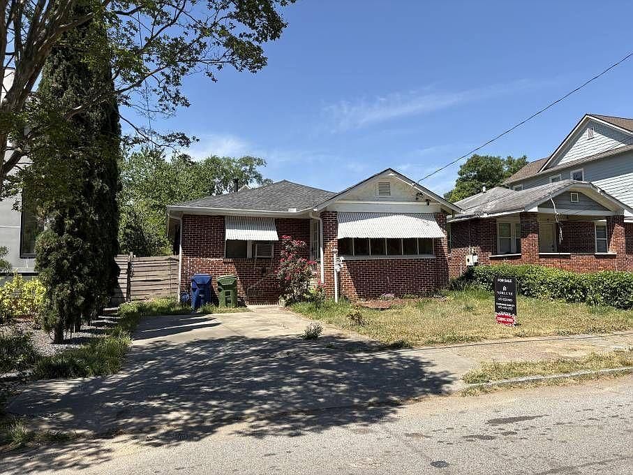1st image of 11 Walthall St SE