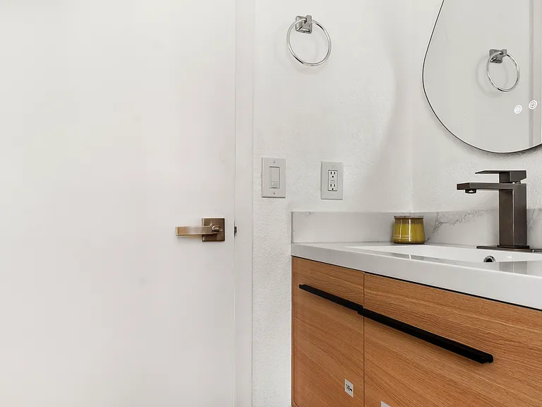 210 Hawkins St — Photo 13