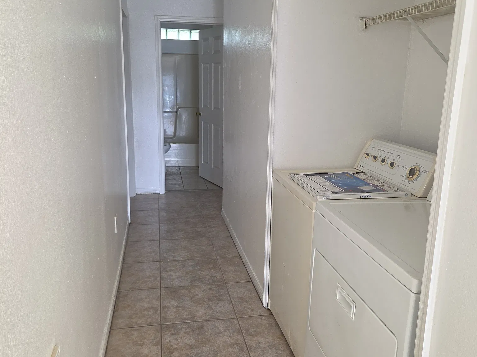 3 bed, 1070 sqft, $1,995 — Photo 4
