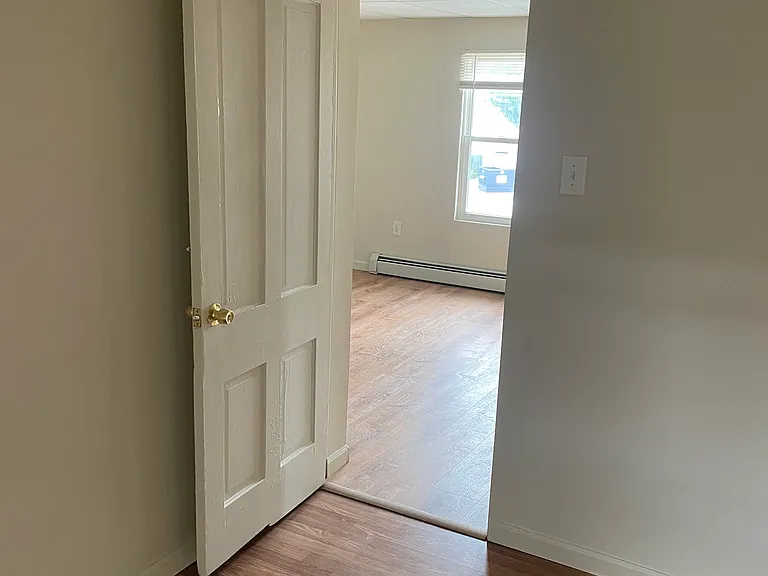 498 W Main St — Photo 12