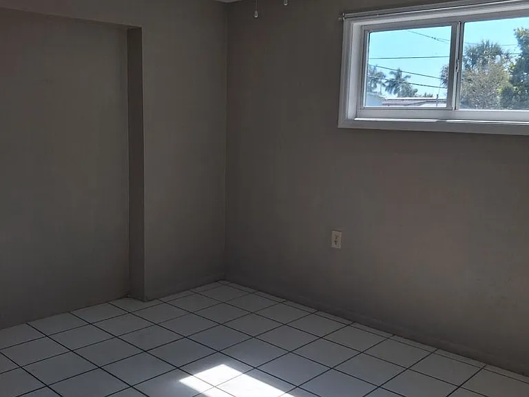 4746 Eastwood Ln — Photo 16