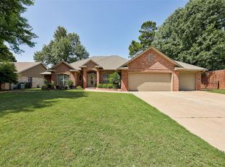 10310 Bonnycastle Dr, Yukon, OK 73099