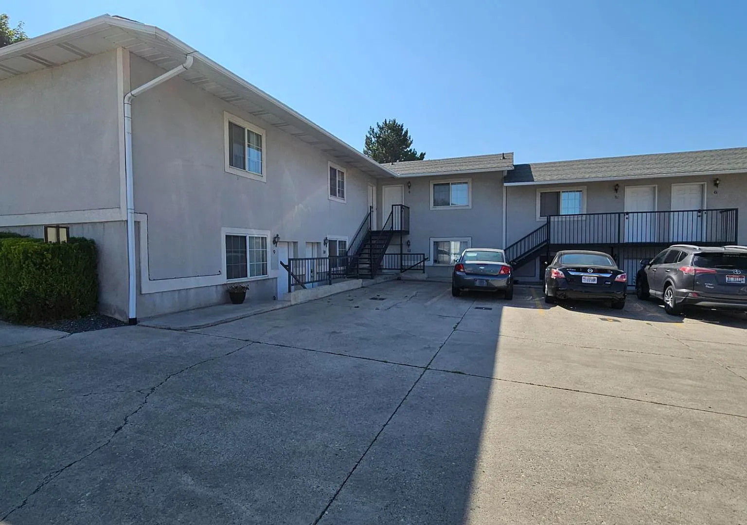 855 N 700 E - 14 — Photo 2