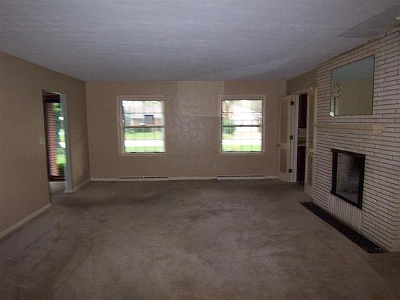 2nd image of 406 Rumson St