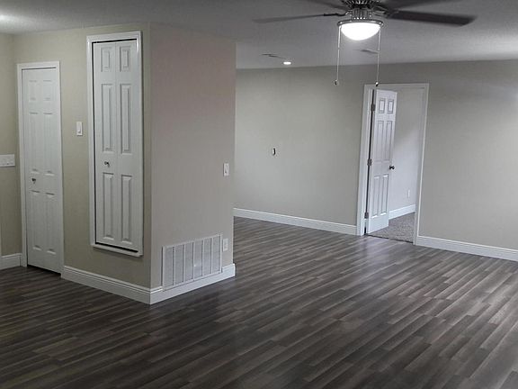 3rd image of 1721 Palmer Ln