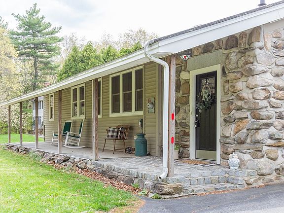 5th image of 131 Bush Hill Road