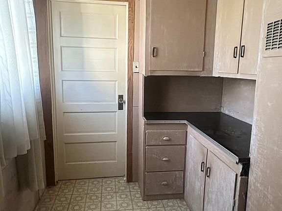 5th image of 2214 California St