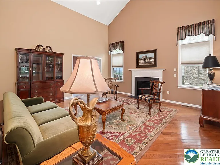 290 Inverness Cir — Photo 9